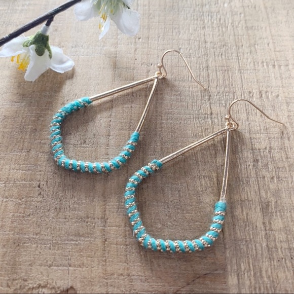 ✨RESTOCKED✨Mint Thread Wrapped Marquee Earrings - Picture 2 of 5
